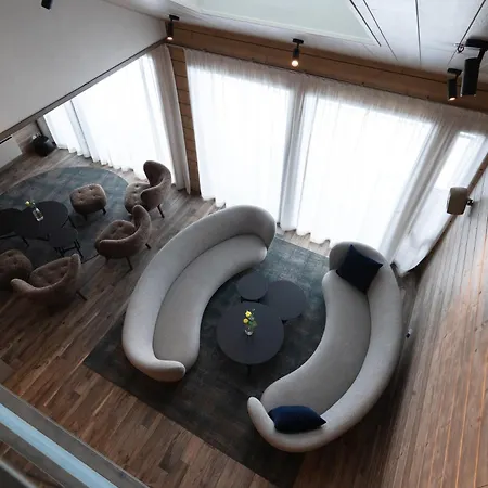 Kultakero Northern Sky, 3br Penthouse With Jacuzzi 128m2